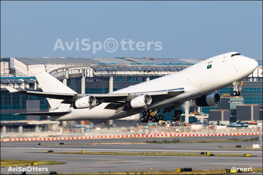 清晨沙特747拉起