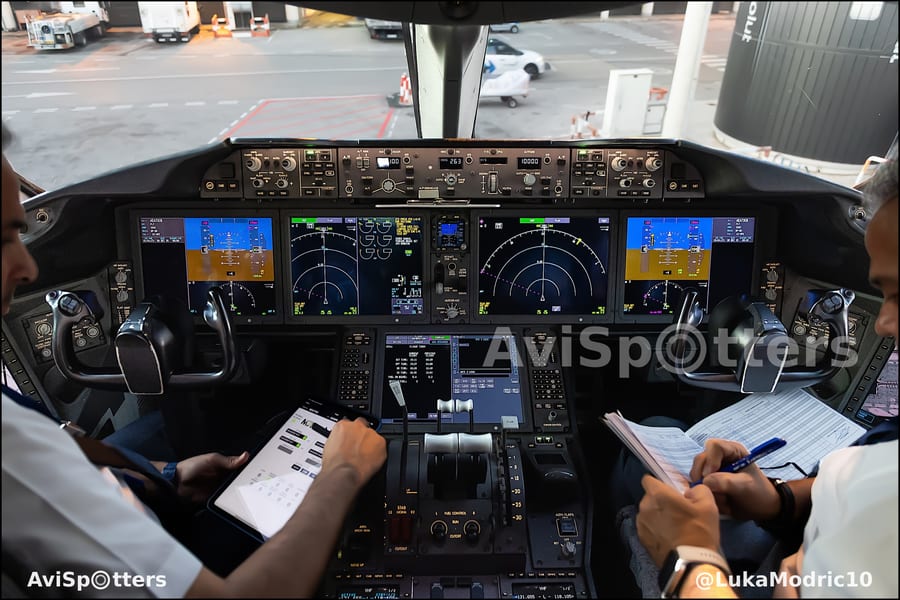 Dreamliner Cockpit