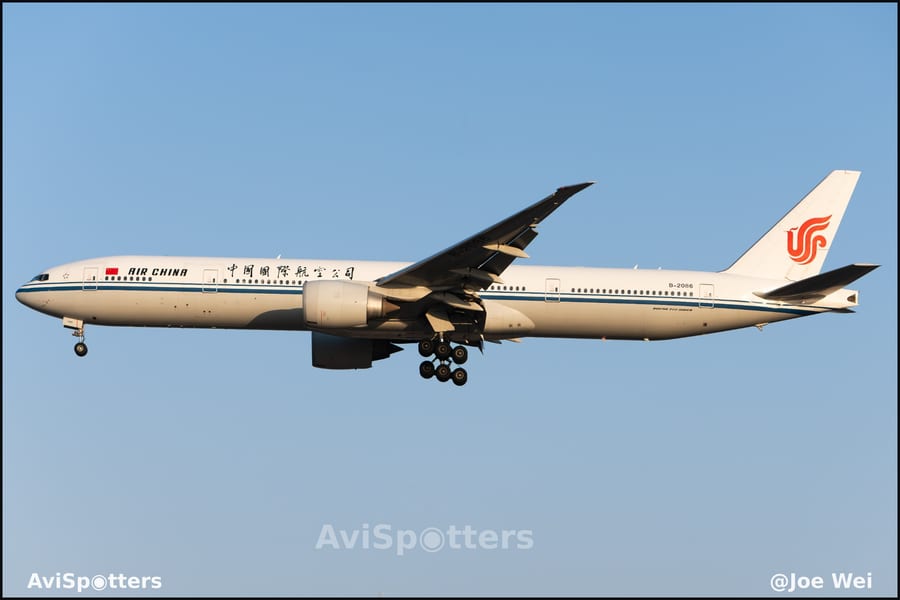 CA77W 2086 Landing at BCIA during Sunset