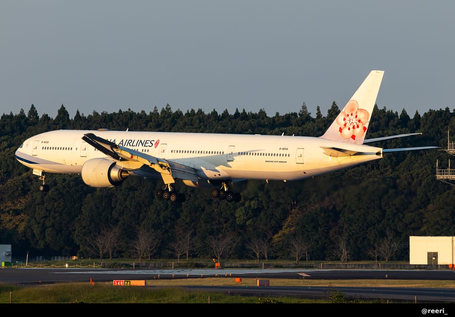 金光华航77W落地